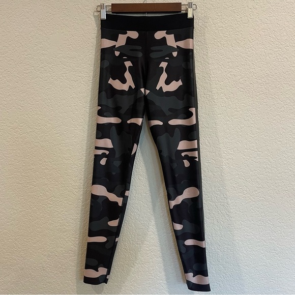 Ultracor Camo Collegiate Leggings - Picture 3 of 6